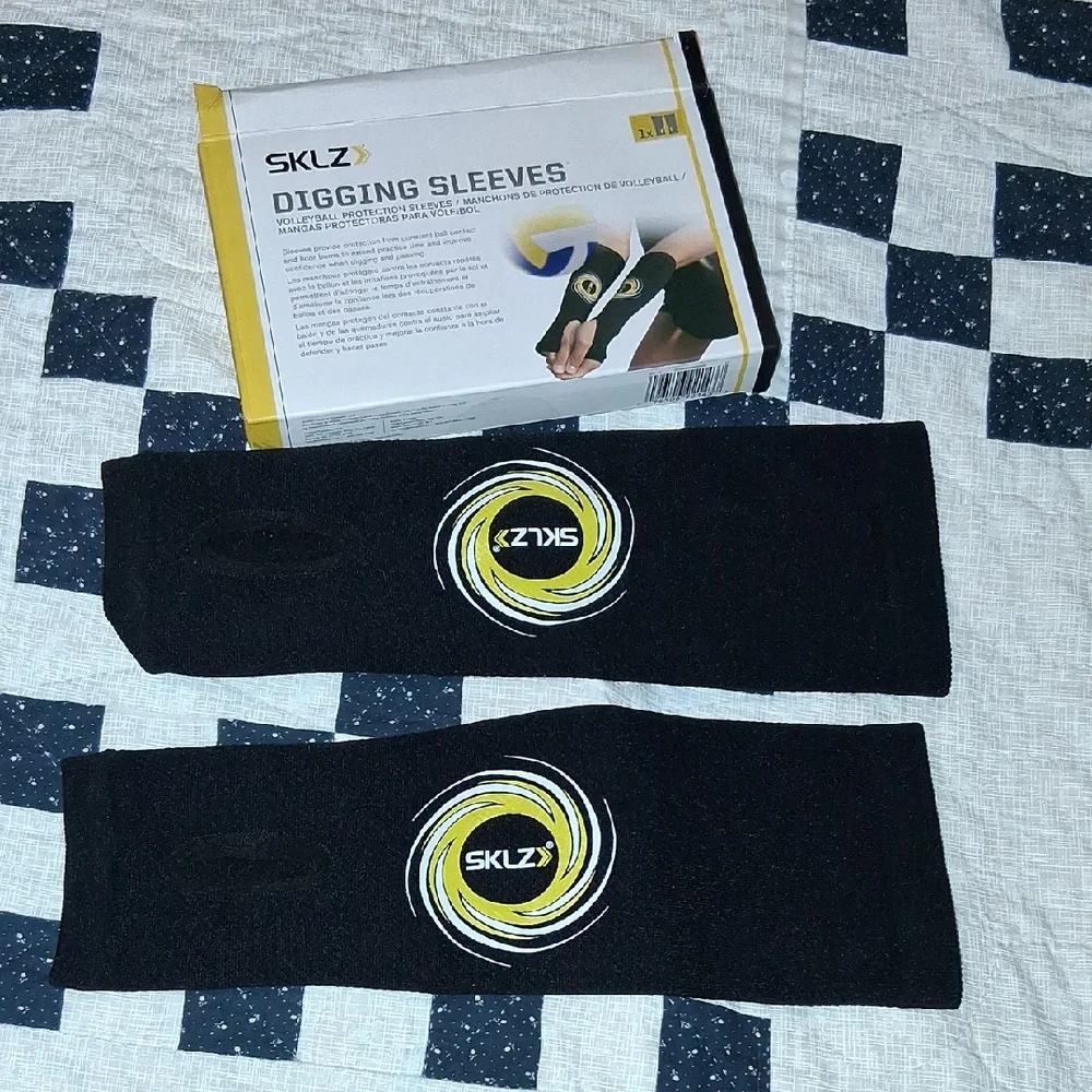 Volleyball Digging Sleeves - Picture 1 of 3